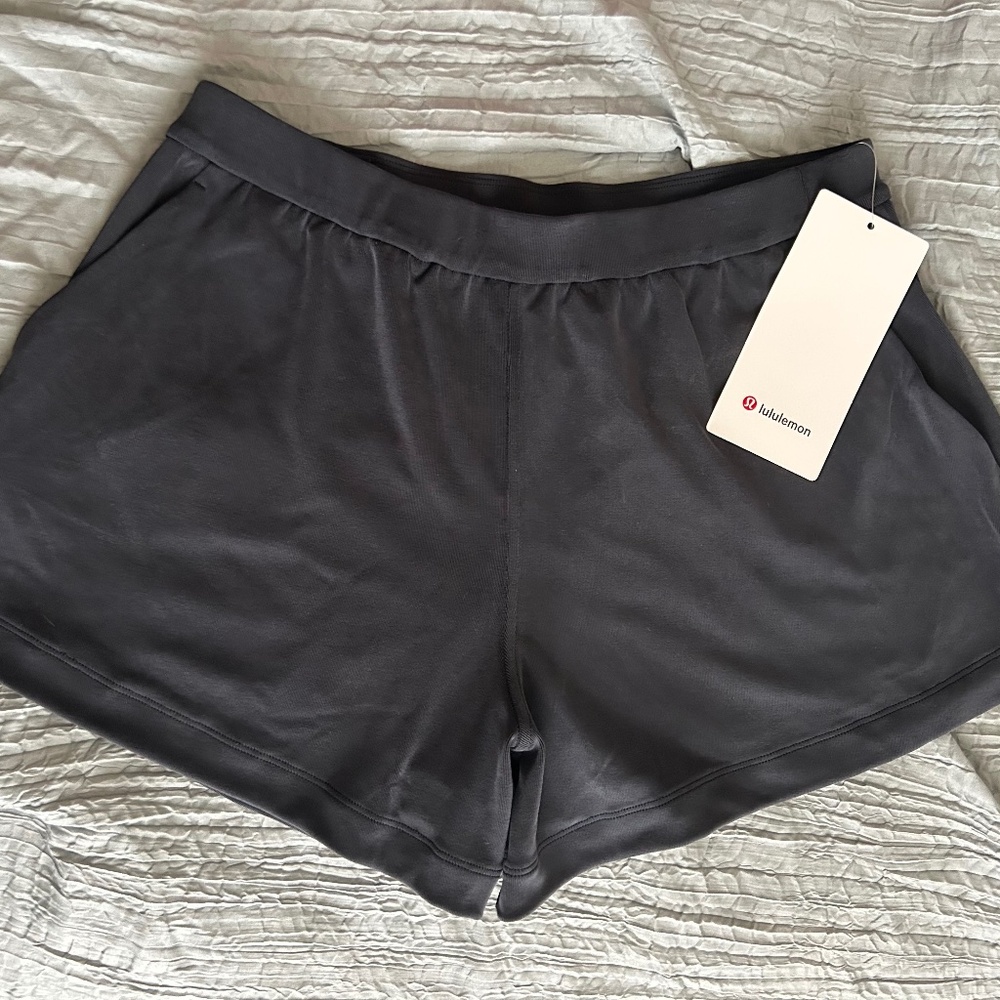 Lululemon Women's Drapey Softstreme HR Short 3.5" Inseam